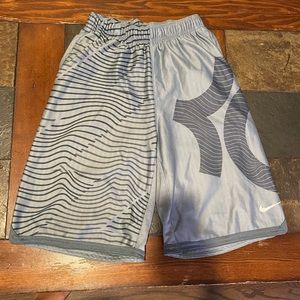 NIKE | Athletic Shorts - GUC
